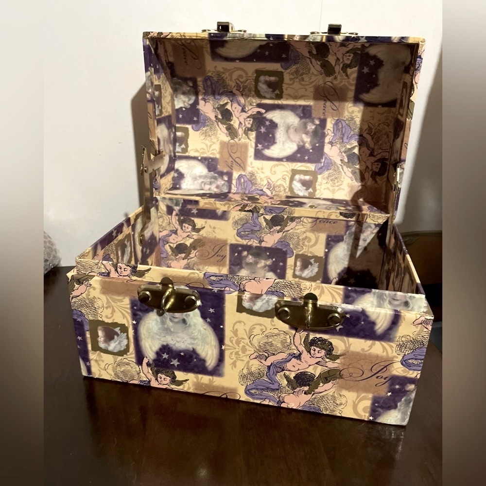 Angel Storage Chest - Picture 2 of 12